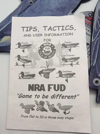 NRA FUD "Fold Up Decoys" lokkeænder, der bruges til jagt