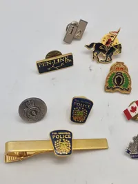 Samling diverse pins