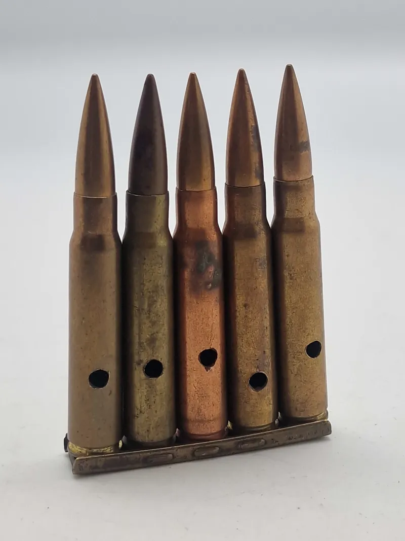 Original laderamme til K98 med 8X57JS patroner (deaktiverede)