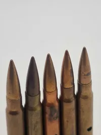 Original laderamme til K98 med 8X57JS patroner (deaktiverede)