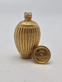 flakon fra Celui de Jean Dessès-parfumen, som er en chypre-blomsterduft til kvinder, lanceret i 1938 af Jean Dessès.