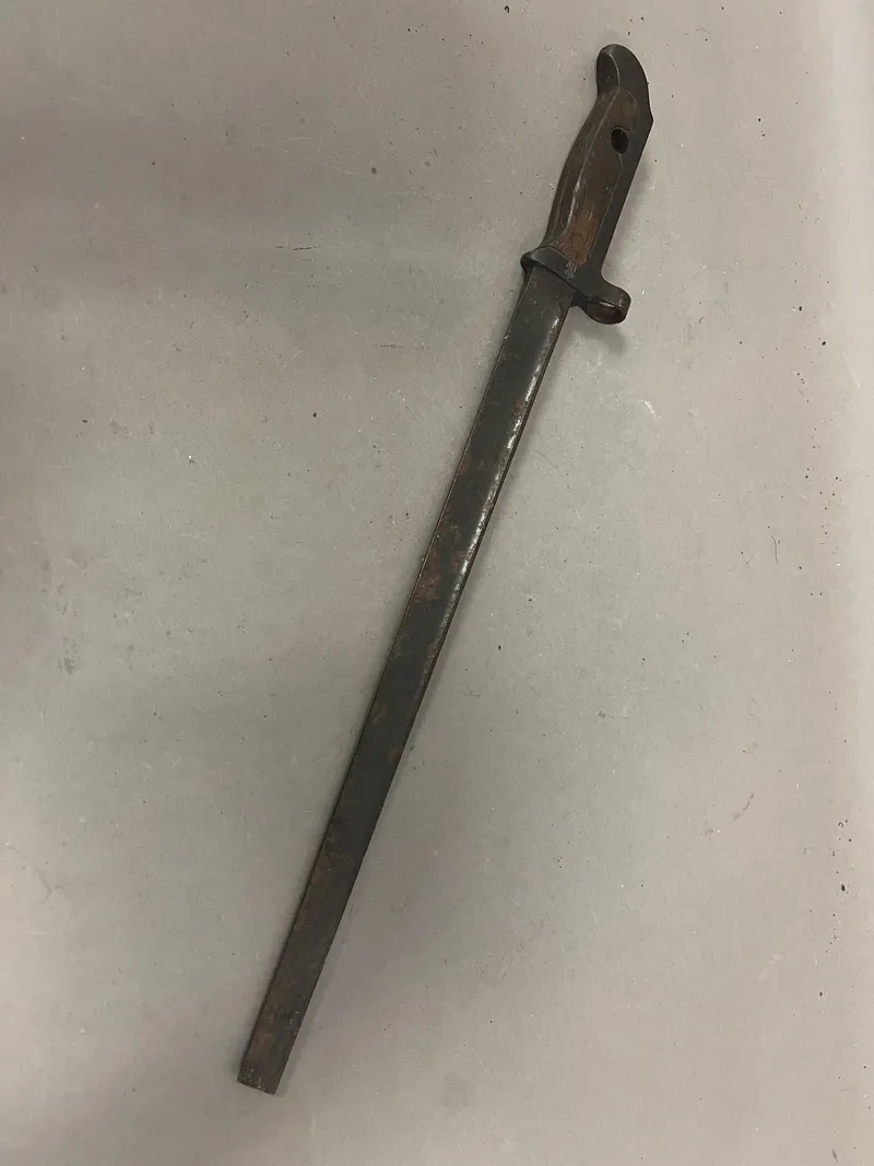 Original Dansk M15 bajonet med knækket spids