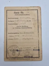 Originalt Soldatenfamilienarztkarte fra Anden Verdenskrig, dateret den 8. januar 1945, samt billede