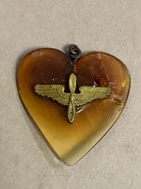 Original US kærestegave med vinge og fly plexiglas WW2