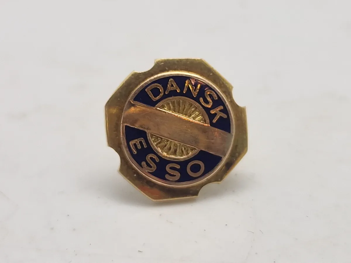 Original ESSO nål af 14 karat guld (585)
