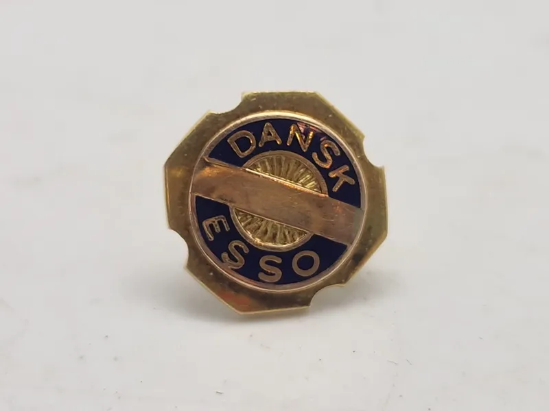 Original ESSO nål af 14 karat guld (585)