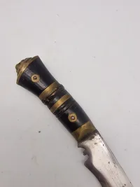 Khukri kniv, rang og æske til patroner