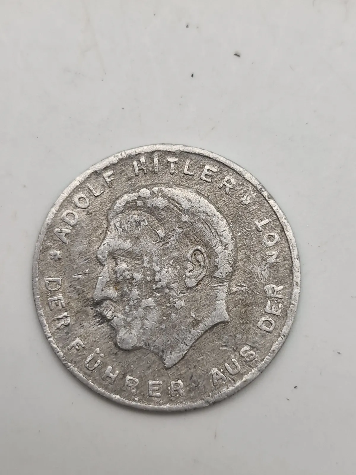 Sjælden original valgtoken eller propagandamønt fra det tyske valg den 14. september 1930.
Teksten på mønten lyder "WÄHLT AM 14 SEPTEMBER 1930 LISTE 9",