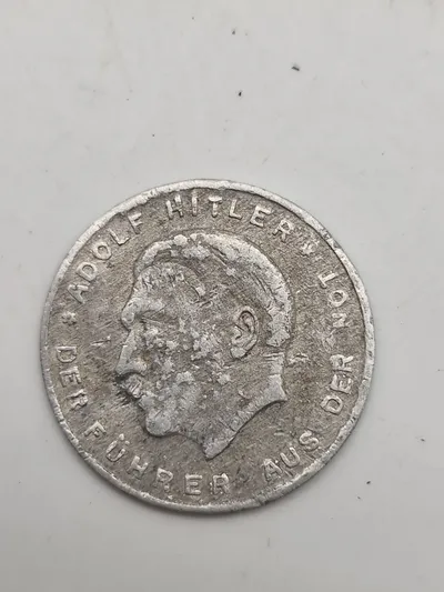 Sjælden original valgtoken eller propagandamønt fra det tyske valg den 14. september 1930.
Teksten på mønten lyder "WÄHLT AM 14 SEPTEMBER 1930 LISTE 9",