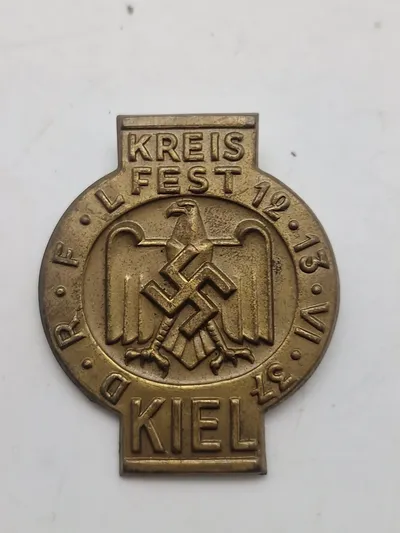 Original badge fra et "Kreisfest" (distriktsfest) afholdt i Kiel den 12.-13. juni 1937