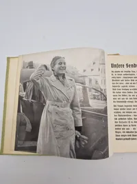 Originalt Deutsches Frauenschaffen

Jahrbuch der Reichsfrauenführung