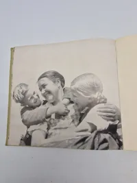 Originalt Deutsches Frauenschaffen

Jahrbuch der Reichsfrauenführung