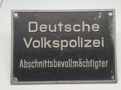 Originalt skilt -Deutsche Volkspolizei
Abschnittsbevollmächtigter