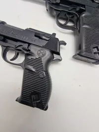 Samling Jackson legetøjspistoler som P38’ere