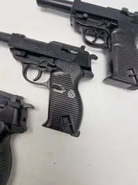 Samling Jackson legetøjspistoler som P38’ere