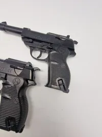 Samling Jackson legetøjspistoler som P38’ere