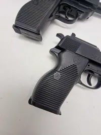 Samling Jackson legetøjspistoler som P38’ere
