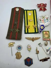 Lot russiske pins mm.