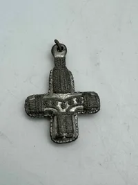 Vedhæng af tin -Vikingestil