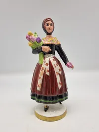 Royal Copenhagen figur (Folkedragt)