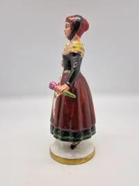 Royal Copenhagen figur (Folkedragt)