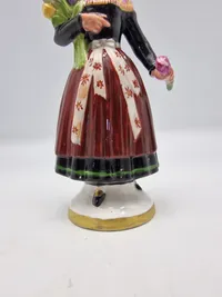 Royal Copenhagen figur (Folkedragt)