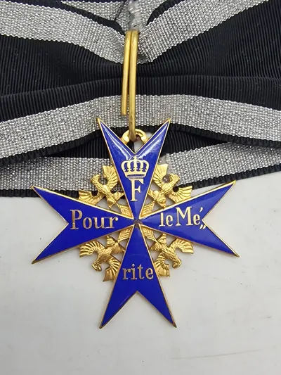Pour le Mérite, Exhibition Example by Steinhauer & Lück