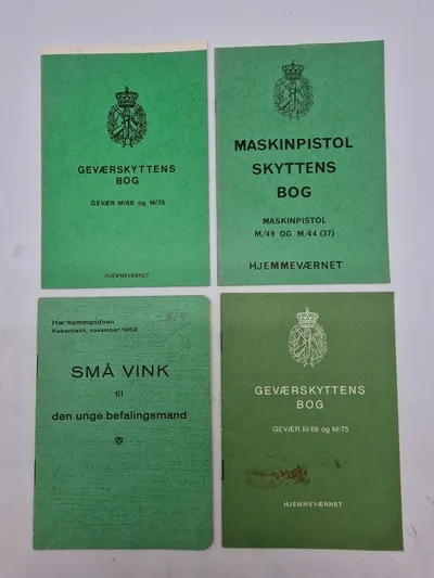 Samling DK militær manualer