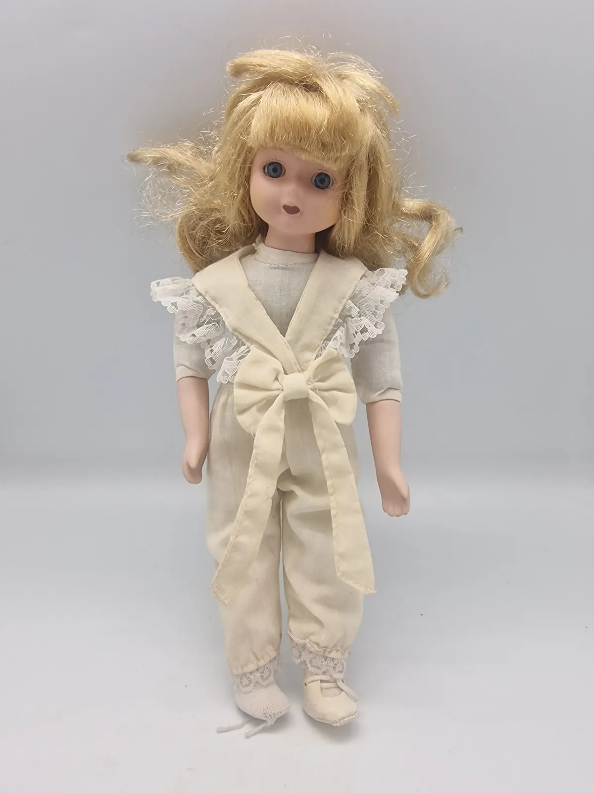 Porcelæns dukke