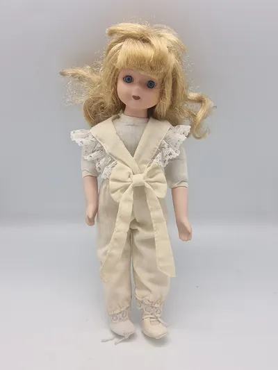 Porcelæns dukke