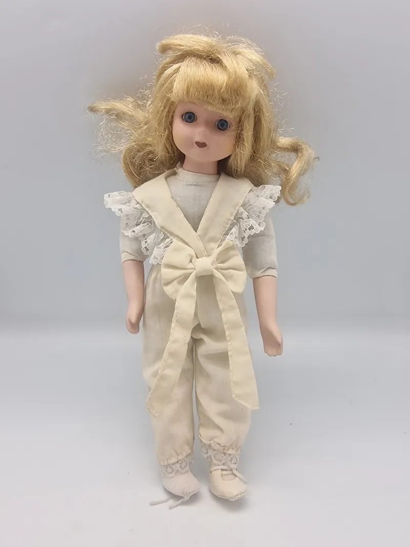 Porcelæns dukke