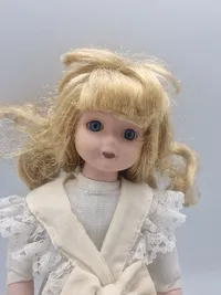 Porcelæns dukke