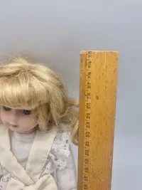 Porcelæns dukke