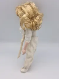 Porcelæns dukke