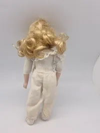Porcelæns dukke