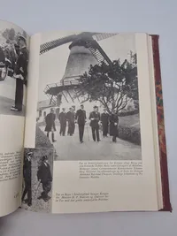Denne Bog er udgivet i Anledning af
KONG CHRISTIAN X 70 AARS DAG
den 26. September 1940