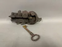 Original 17 tals portlås med nøgle, virker
