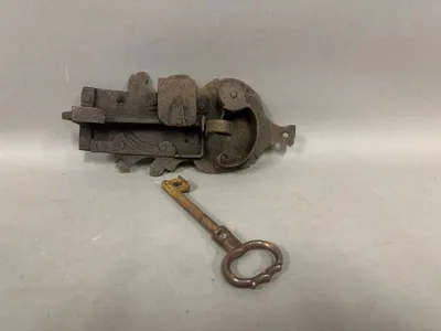 Original 17 tals portlås med nøgle, virker