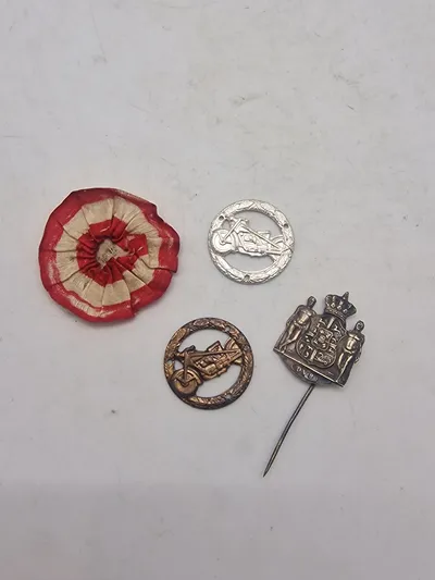 Samling diverse pins mm. ordonnans