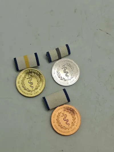 "Medaille für treue Dienste im Gesundheits- und Sozialwesen" fra DDR 1-2-3