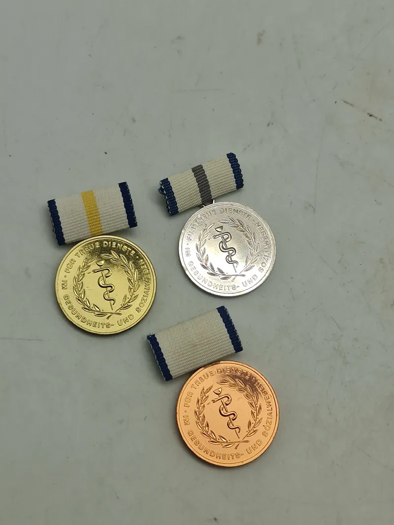 "Medaille für treue Dienste im Gesundheits- und Sozialwesen" fra DDR 1-2-3