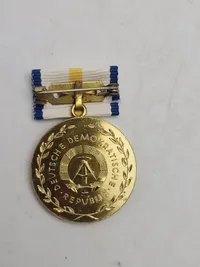 "Medaille für treue Dienste im Gesundheits- und Sozialwesen" fra DDR 1-2-3