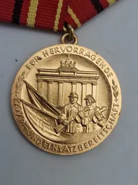 (Medaille für hervorragende Kampf- und Einsatzbereitschaft) 1-2-3
