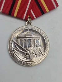 (Medaille für hervorragende Kampf- und Einsatzbereitschaft) 1-2-3