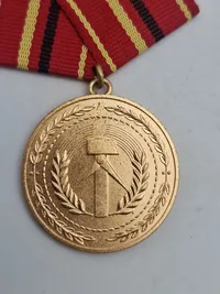 (Medaille für hervorragende Kampf- und Einsatzbereitschaft) 1-2-3