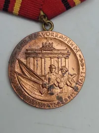 (Medaille für hervorragende Kampf- und Einsatzbereitschaft) 1-2-3