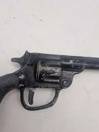 Samling ældre hundeprop pistoler mm