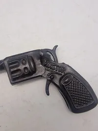 Samling ældre hundeprop pistoler mm
