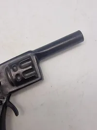 Samling ældre hundeprop pistoler mm