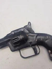 Helstøbt antik legetøjs revolver